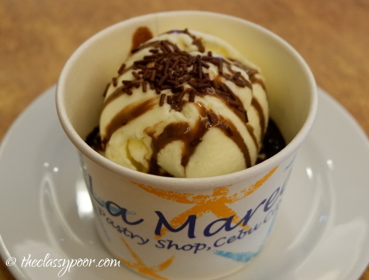 People keep coming back for this delectable warm Brownie cup